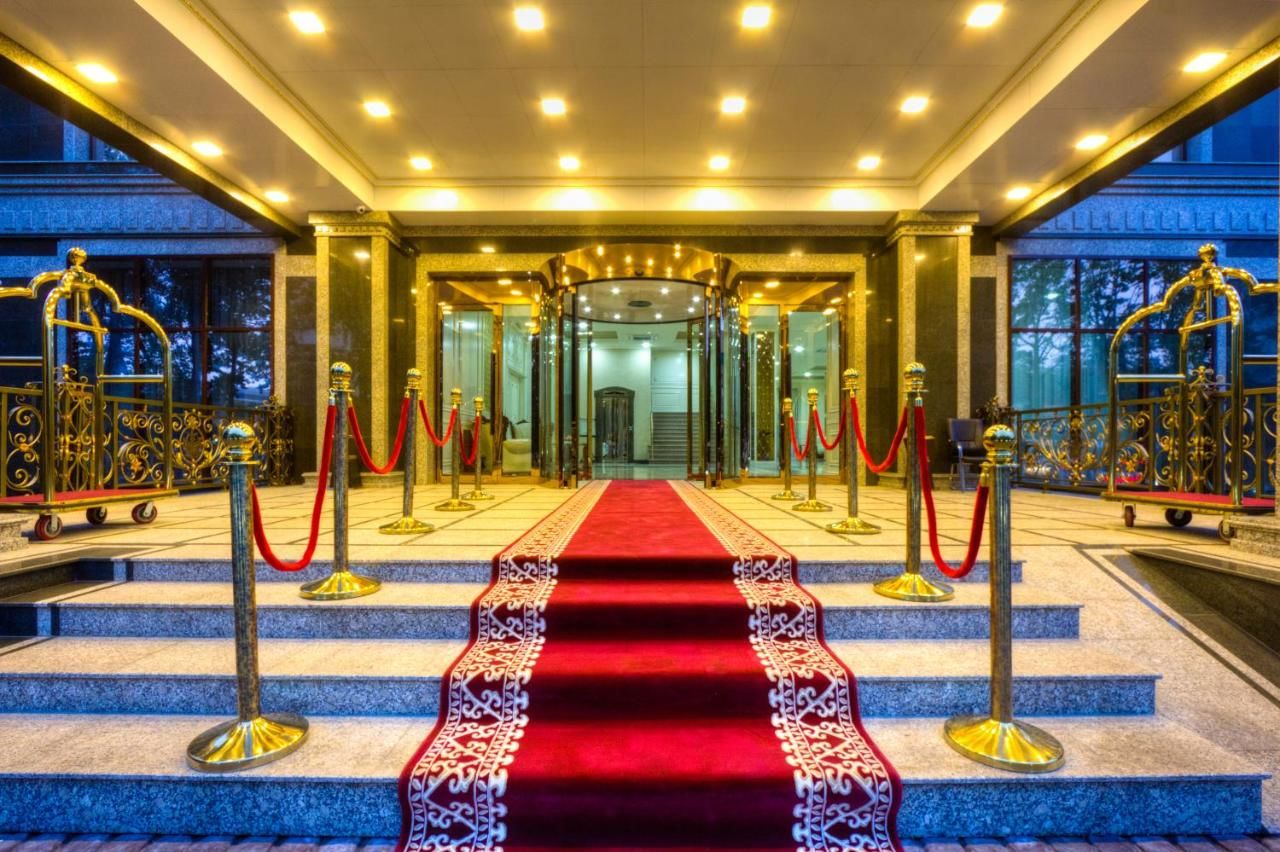 Отель Plaza Hotel Bishkek Бишкек